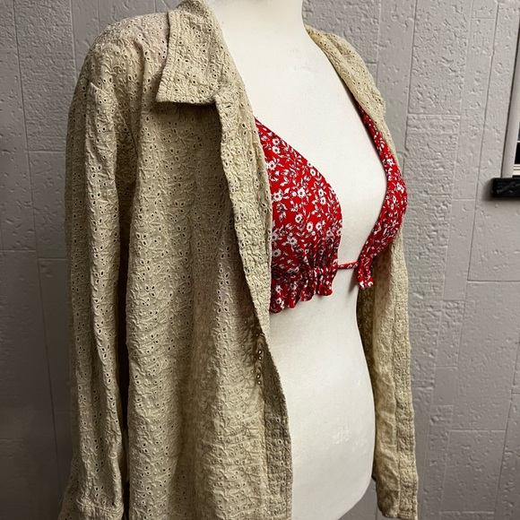 Button up - Picture 3 of 3